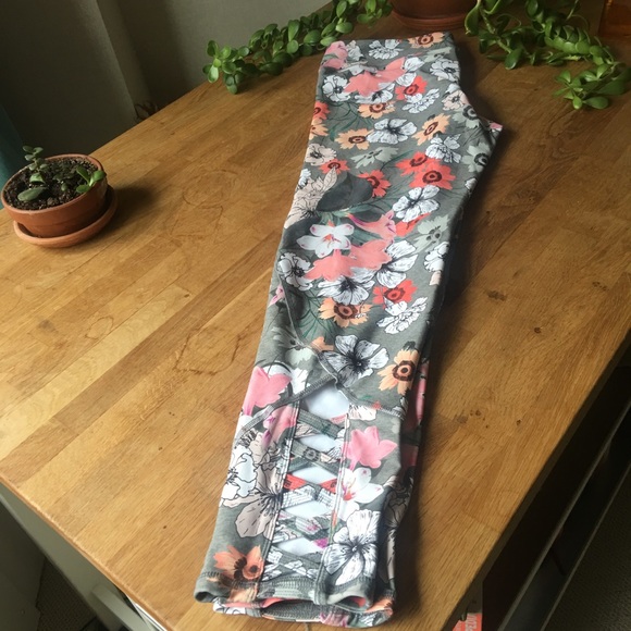 SOLD Anthropologie Pure + Good Perennial leggings. - Picture 8 of 8